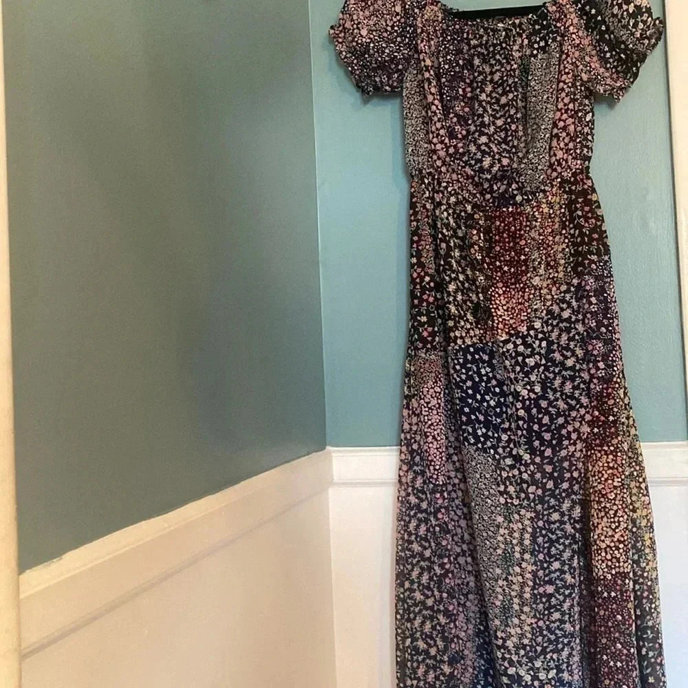 Lulus floral maxi dress- small- sheer with lining - front slit- short sleeve